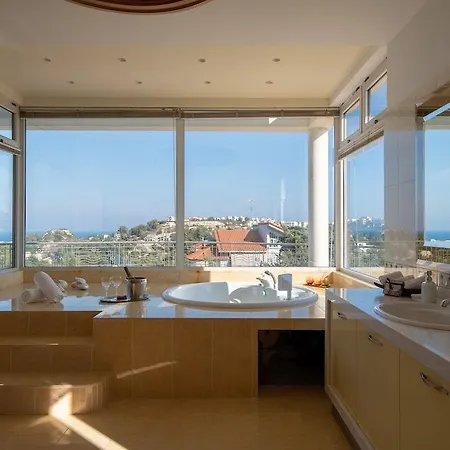 Villa Amaltheia *